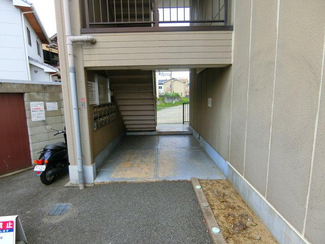 シャングリラ滝谷のエントランス|別部屋内装写真