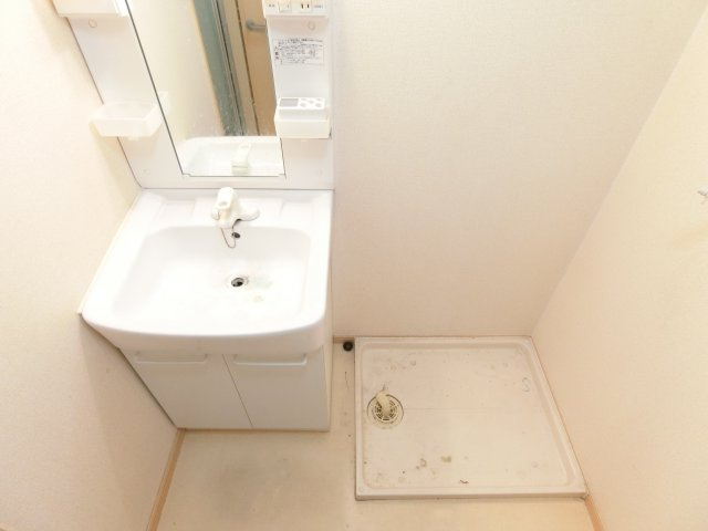 シャングリラ滝谷の洗面所|別部屋内装写真