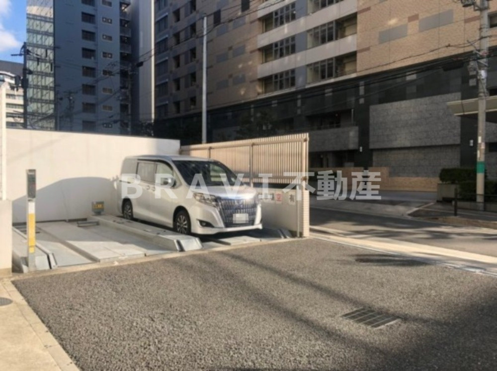 エステムプラザ大手前エヴァース BRAVI不動産の駐車場|【エステムプラザ大手前エヴァース】ハイルーフ車も止められる駐車場