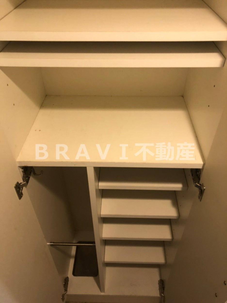 エステムプラザ大手前エヴァース BRAVI不動産の玄関|【エステムプラザ大手前エヴァース】傘も収納できるシューズボックス