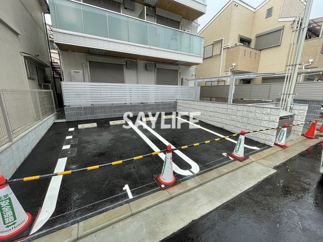 高井田ハイツ（D-room)の駐車場
