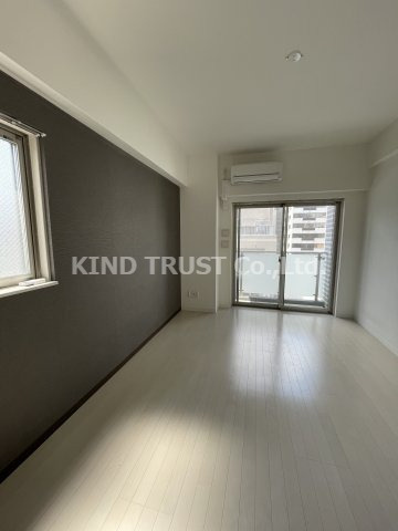 ロイヤルカーサ東天満の居間・リビング|使いやすいリビングです