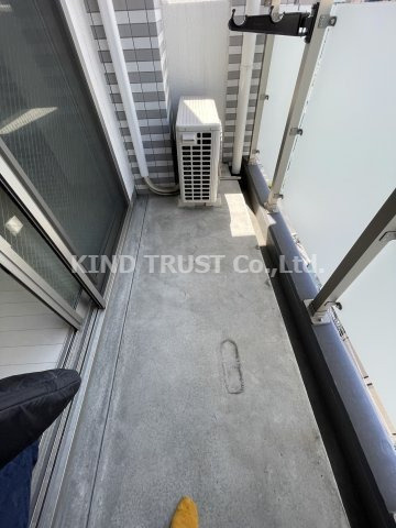 ロイヤルカーサ東天満のバルコニー|暖かな日差しのふりそそぐバルコニー