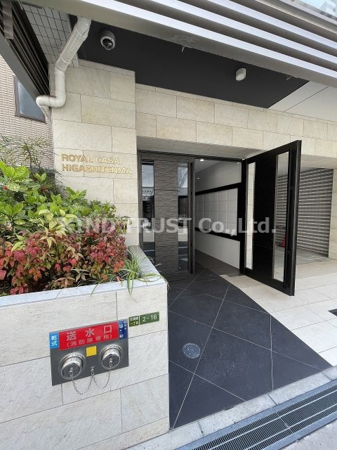 ロイヤルカーサ東天満のエントランス|清潔なエントランスです