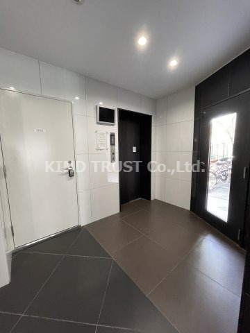 ロイヤルカーサ東天満のロビー|毎日通るロビーはこのようになっています