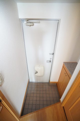 【玄関】 | サンモールハイツA | ※同物件・同タイプの写真です。