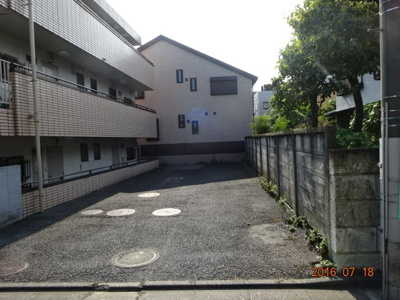 【外観】 | ダ・カーポ駐車場　 | 写真手前道路右壁側がＮＯ．１　その奥がＮＯ．２の区画となります。