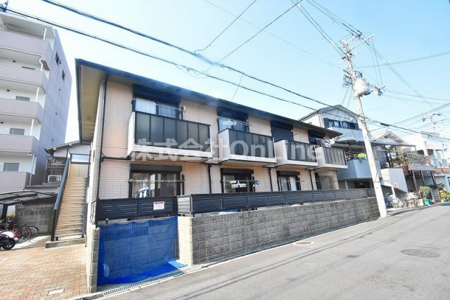プラサート小阪の外観