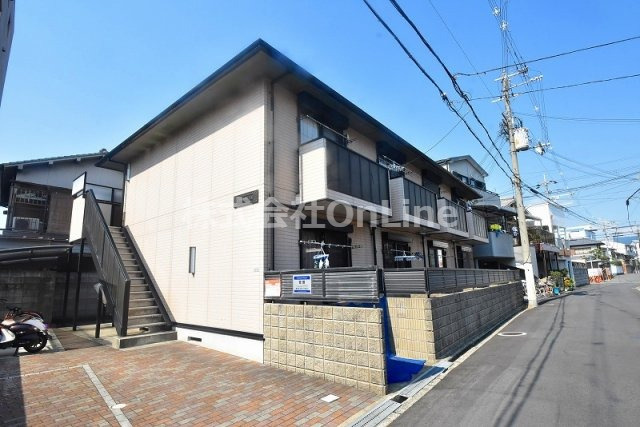 プラサート小阪の外観