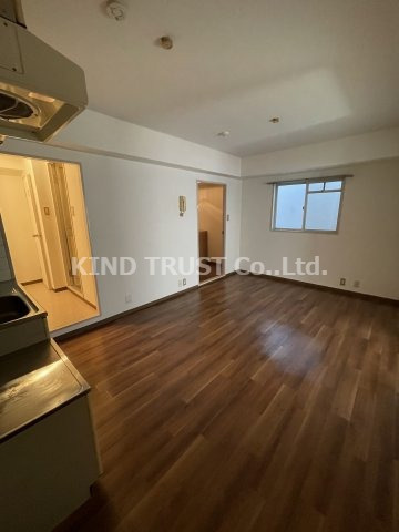 武村ハイツの居間・リビング|使いやすい居間です