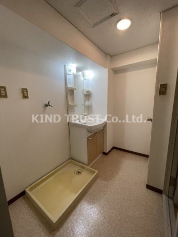 武村ハイツの洗面所|スペースが確保できる洗面所です