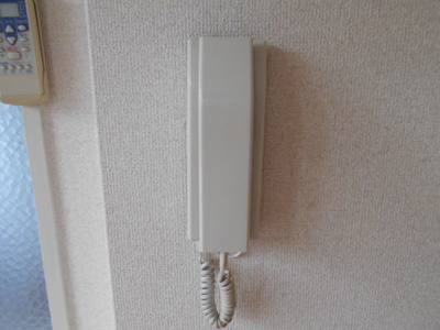 【セキュリティ】 | ローレルハイツウエハラ | 電話付きインターホンで来客時など安心です