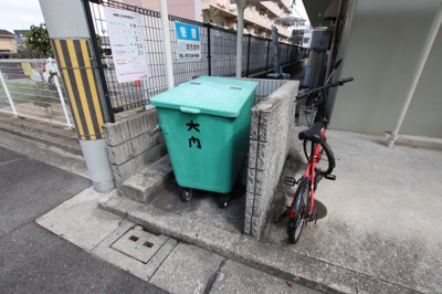 【その他共用部分】 | ベルドマー二 | 敷地内ゴミ捨場