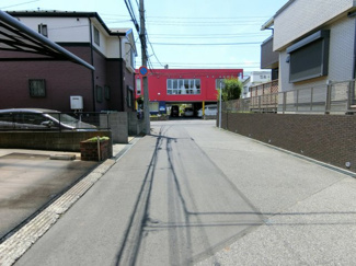 【前面道路含む現地写真】