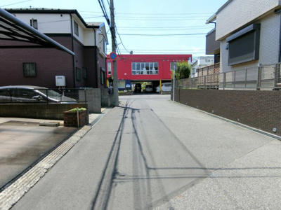 【前面道路含む現地写真】 | 松戸市六高台７丁目戸建て