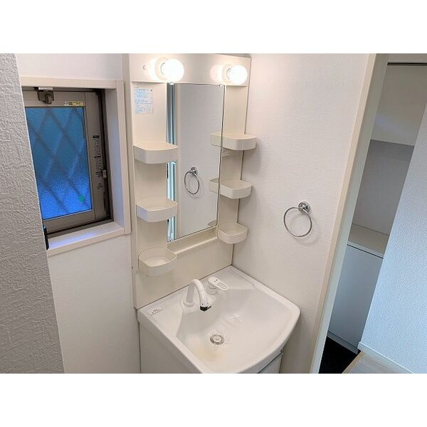 Ａｐａｒｔｍｅｎｔ　ＮＡＫＡＹＡの洗面所