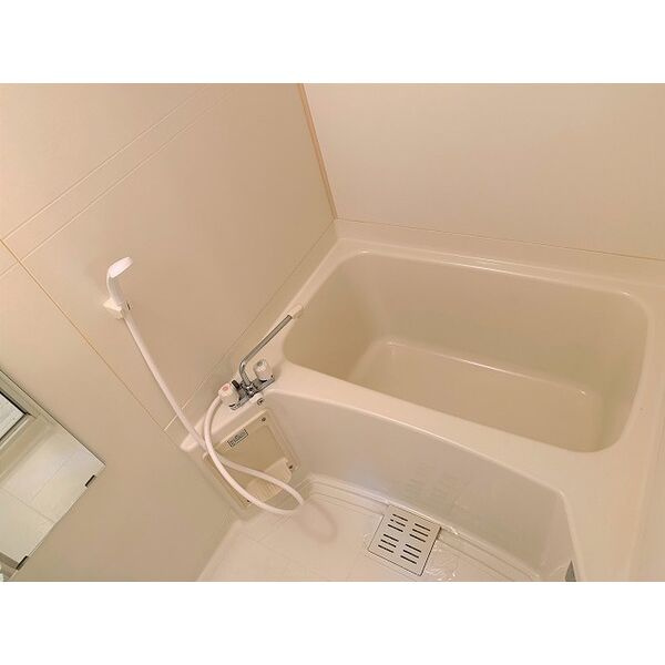 Ａｐａｒｔｍｅｎｔ　ＮＡＫＡＹＡの浴室