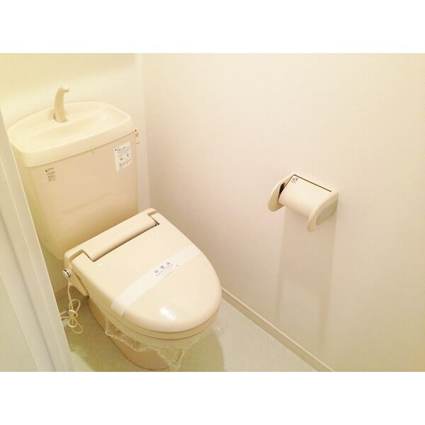 Ａｐａｒｔｍｅｎｔ　ＮＡＫＡＹＡのトイレ