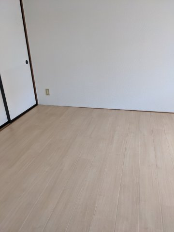 ヴィラナリー太田　2号棟の洋室