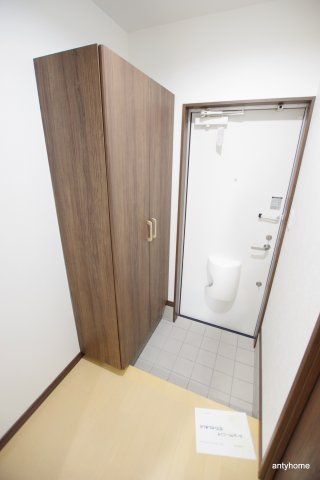 ルクール江坂　仲介手数料無料の玄関