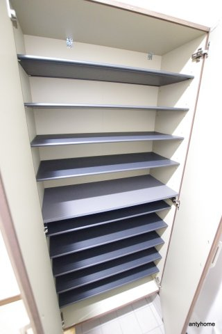 ルクール江坂　仲介手数料無料の収納