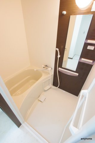 ルクール江坂　仲介手数料無料の浴室