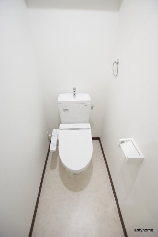 ルクール江坂　仲介手数料無料のトイレ