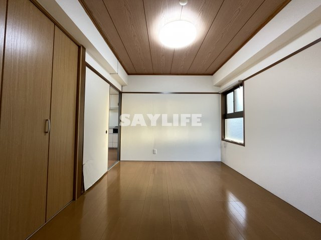 ライズコート永田の洋室