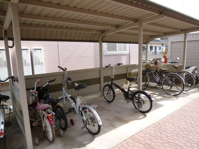 ロジュマン吉備の里Aのその他共用部分|自転車置き場