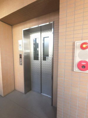 【その他共用部分】 | モナーク蒲田 | お買い物時やベビーカーの出し入れに便利なエレベーター付です。