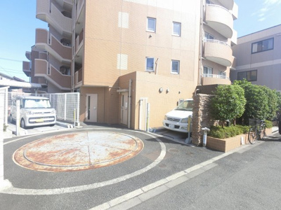 【駐車場】 | モナーク蒲田 | ターンテーブル付駐車場です。