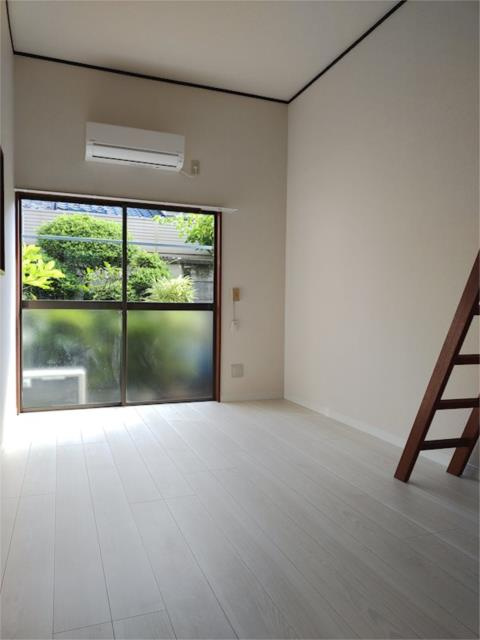 リビング（清掃中）