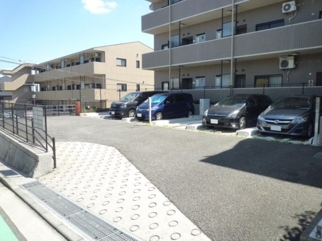 【駐車場】