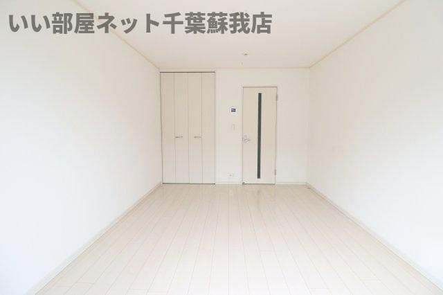 グランパークの居間・リビング|人気のホワイトを基調としたお部屋♪