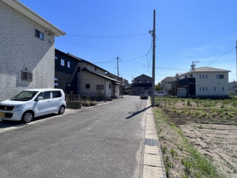 高浜市論地町2丁目　新築戸建　1号棟の前面道路含む現地写真|高浜市論地町2丁目新築分譲前面道路写真です。西側公道約6.0ｍ