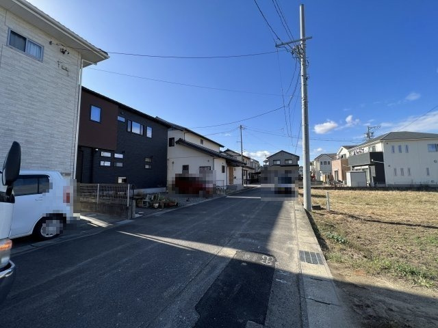 高浜市論地町2丁目　新築戸建　1号棟の前面道路含む現地写真|高浜市論地町2丁目新築分譲前面道路写真です。西側公道約6.0ｍ