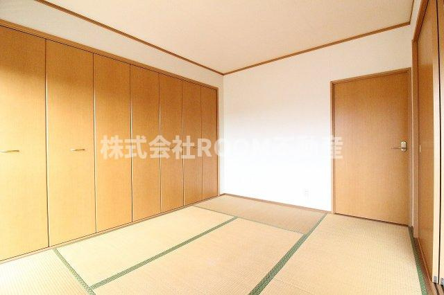 瀬戸山マンション1・2号館の和室|明るい和室です