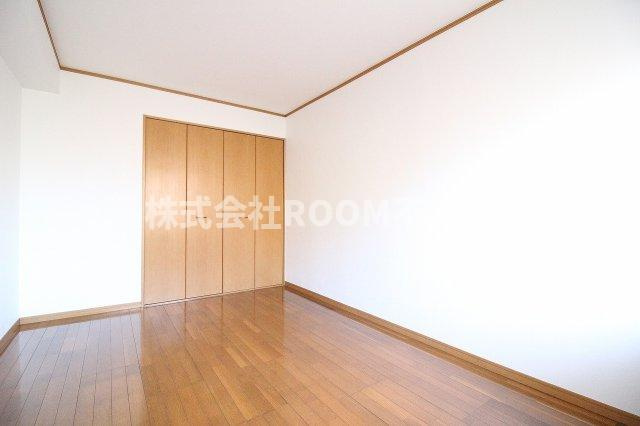 瀬戸山マンション1・2号館の寝室|使い勝手のいい寝室です