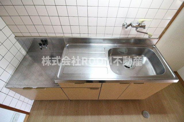 瀬戸山マンション1・2号館のキッチン|コンパクトなキッチンで掃除もラクラク