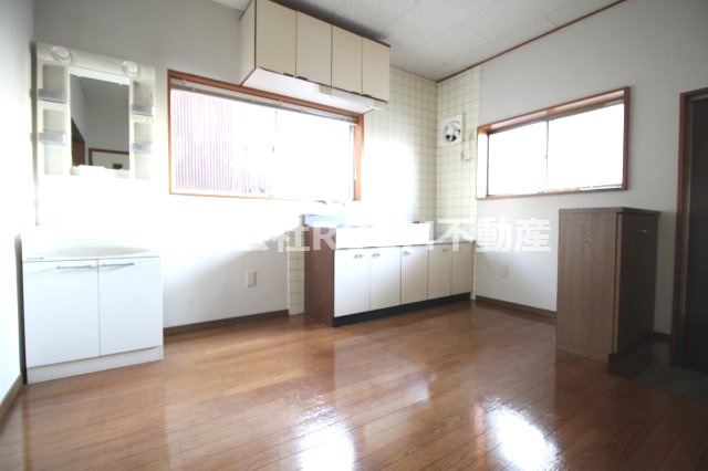 徳留アパートの内装|スタンダードな洋室です