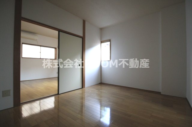 徳留アパートの居間・リビング|ゆったりとしたリビングです