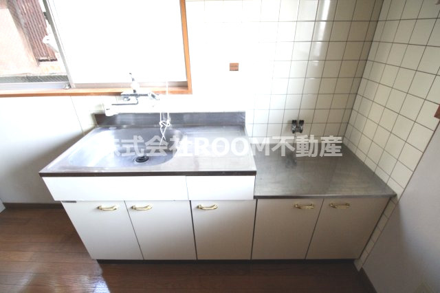 徳留アパートのキッチン|お料理しやすいキッチンです