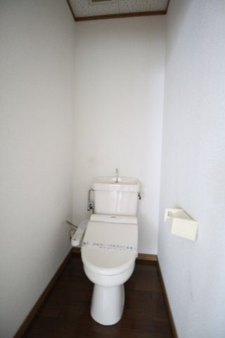 徳留アパートのトイレ|トイレもきれいです