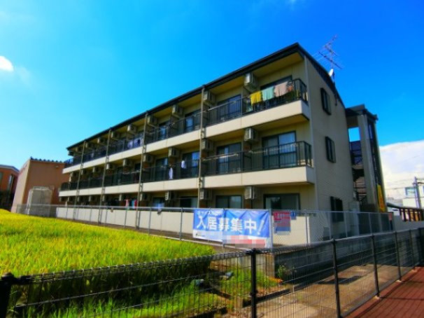 キャッスル山村の外観