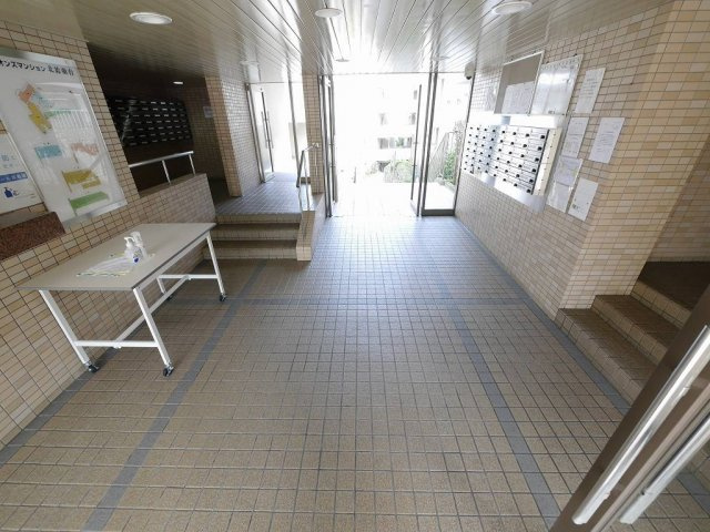 ライオンズマンション北鈴蘭台のエントランス