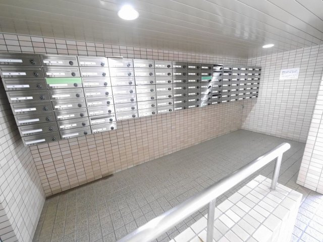 ライオンズマンション北鈴蘭台のエントランス