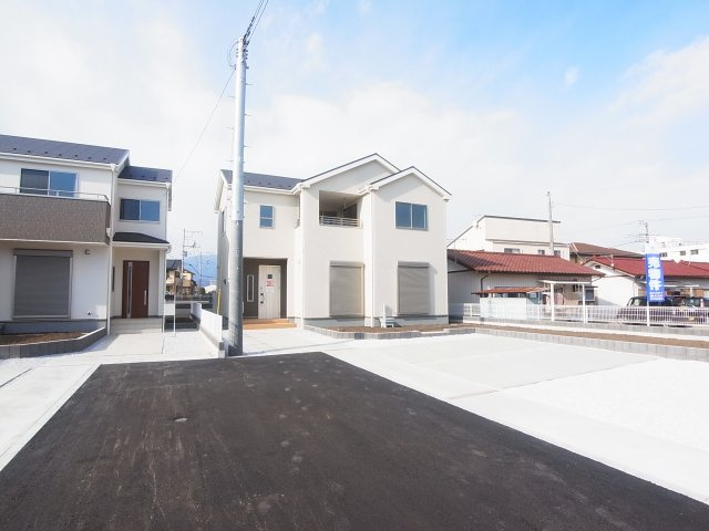 新築　渋川市金井第11　Livele Garden.S　3号棟の前面道路含む現地写真|南東側接道幅員約4.1ｍ	