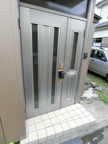美堀町5丁目貸家のエントランス