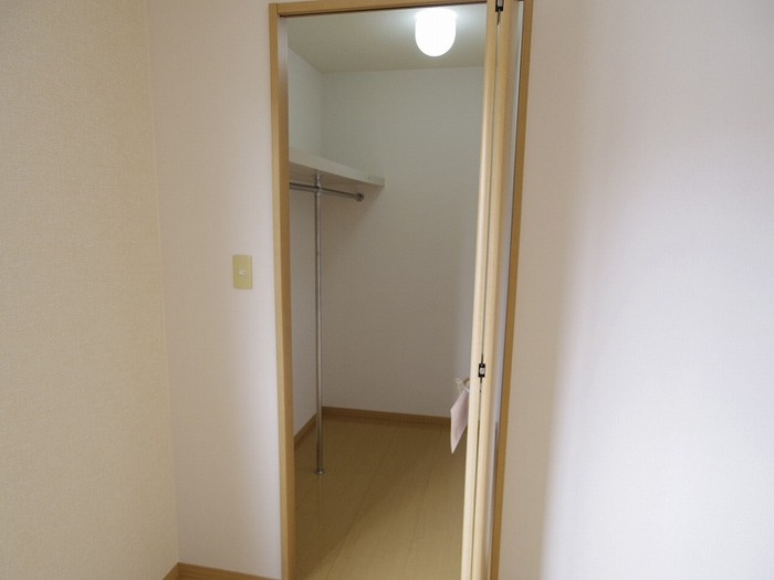 リビングタウンみどりのLの収納