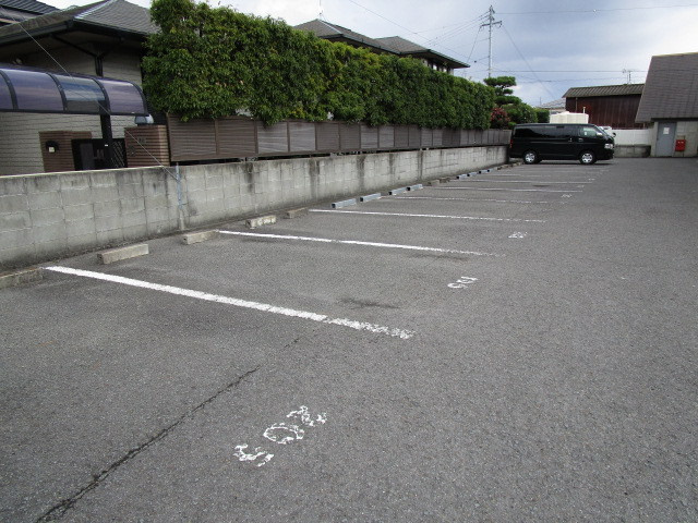 【駐車場】 | ビーハイブ